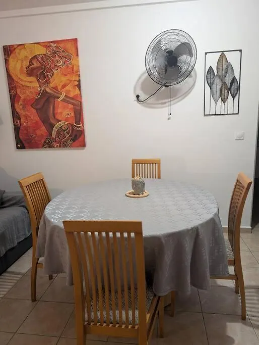 Studio Completement Independant 2 A 4 Pers Enjoy Pointe-Noire
